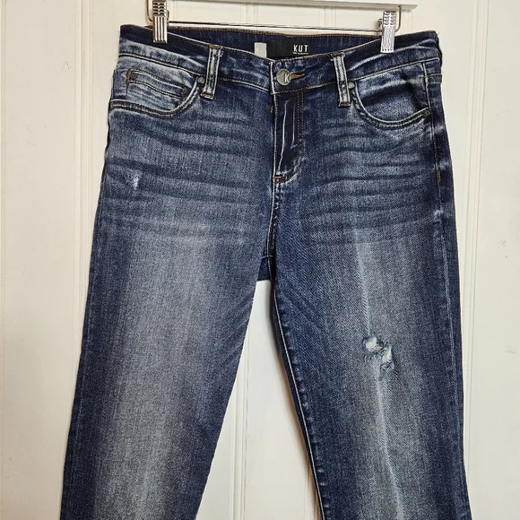 Kut From The Cloth Catherine Boyfriend Jeans Dark Wash Light Distressed Size 8 - Picture 3 of 15
